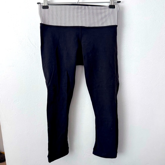 Lululemon Run Inspire Crop with Quiet Stripe waist band Size 4 - Picture 1 of 6